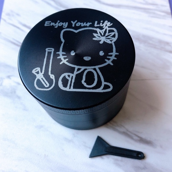 Kitchen grinder hello kitty grinder 2.2” 55mm - Picture 6 of 8